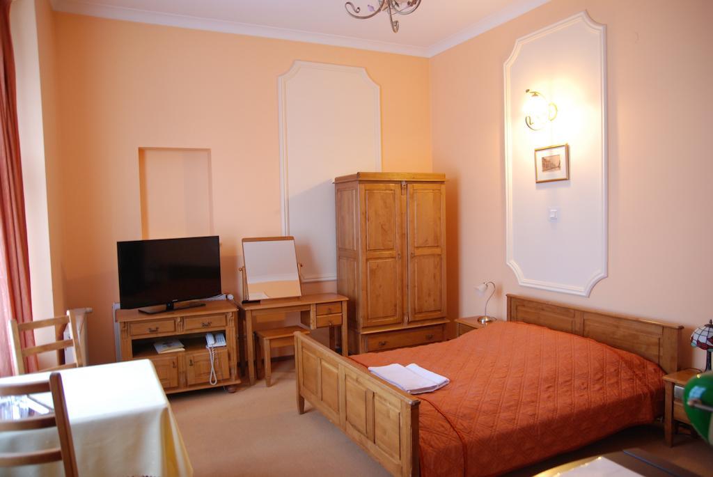 Hotel Palacyk Legnica Phòng bức ảnh